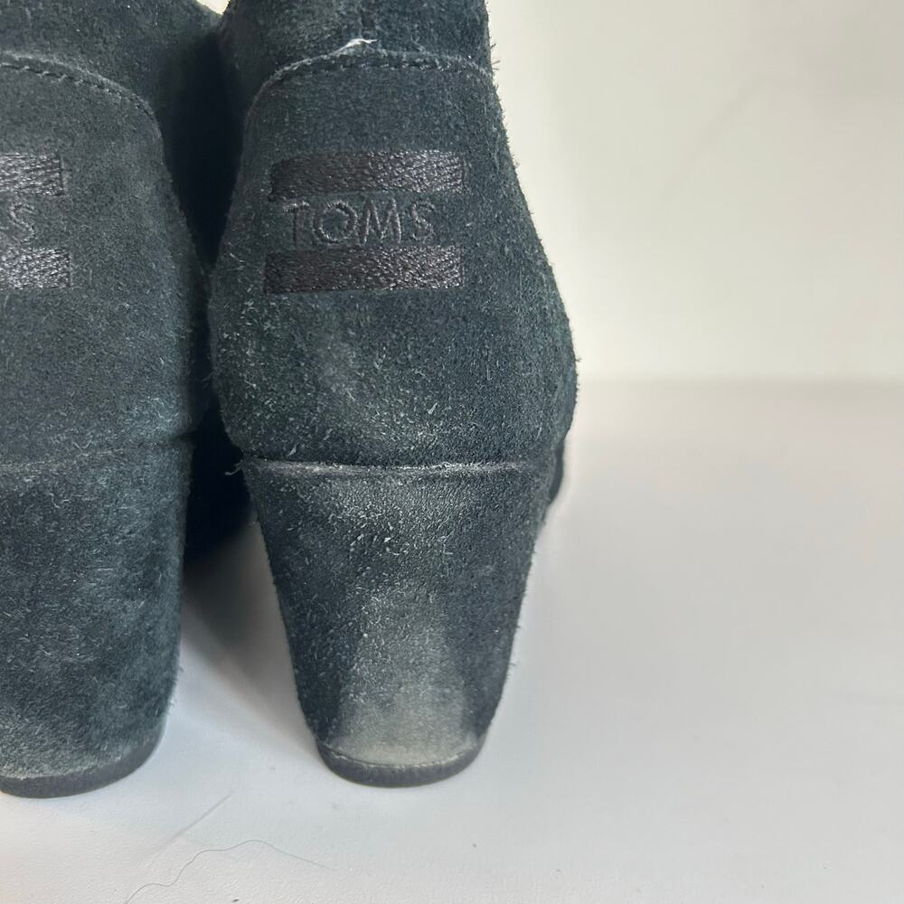 Toms Suede Desert Wedge Tie Ankle Bootie Size 7 Black - Picture 8 of 8